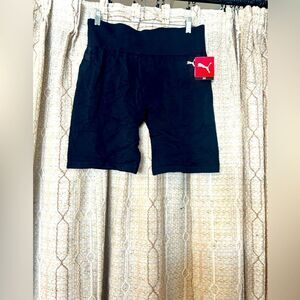 Puma Ladies Size 2x Black Bike Shorts